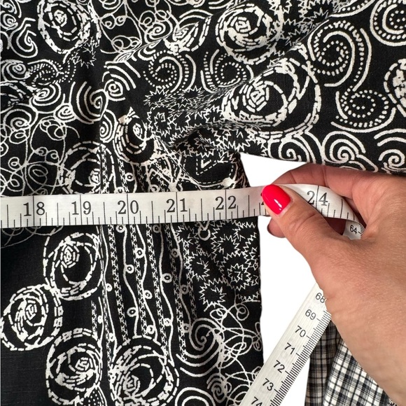 CJ Banks Women’s Black & White Floral Abstract Jacket Size 1X Artsy Travel A418 - Picture 3 of 9